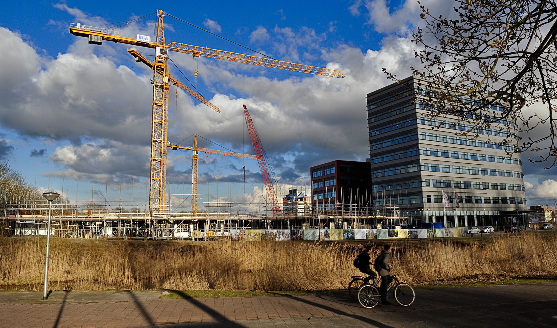 In Holland park wordt druk gebouwd, binnenkort ook aan een nieuwe school?
