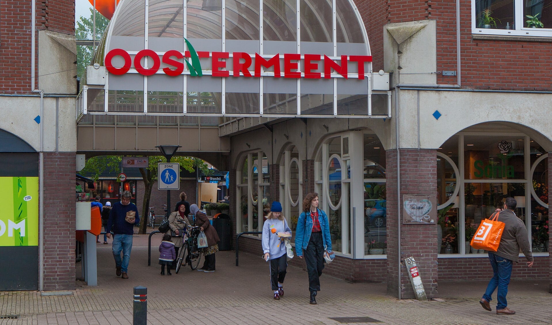 Winkelcentrum Oostermeent. 
