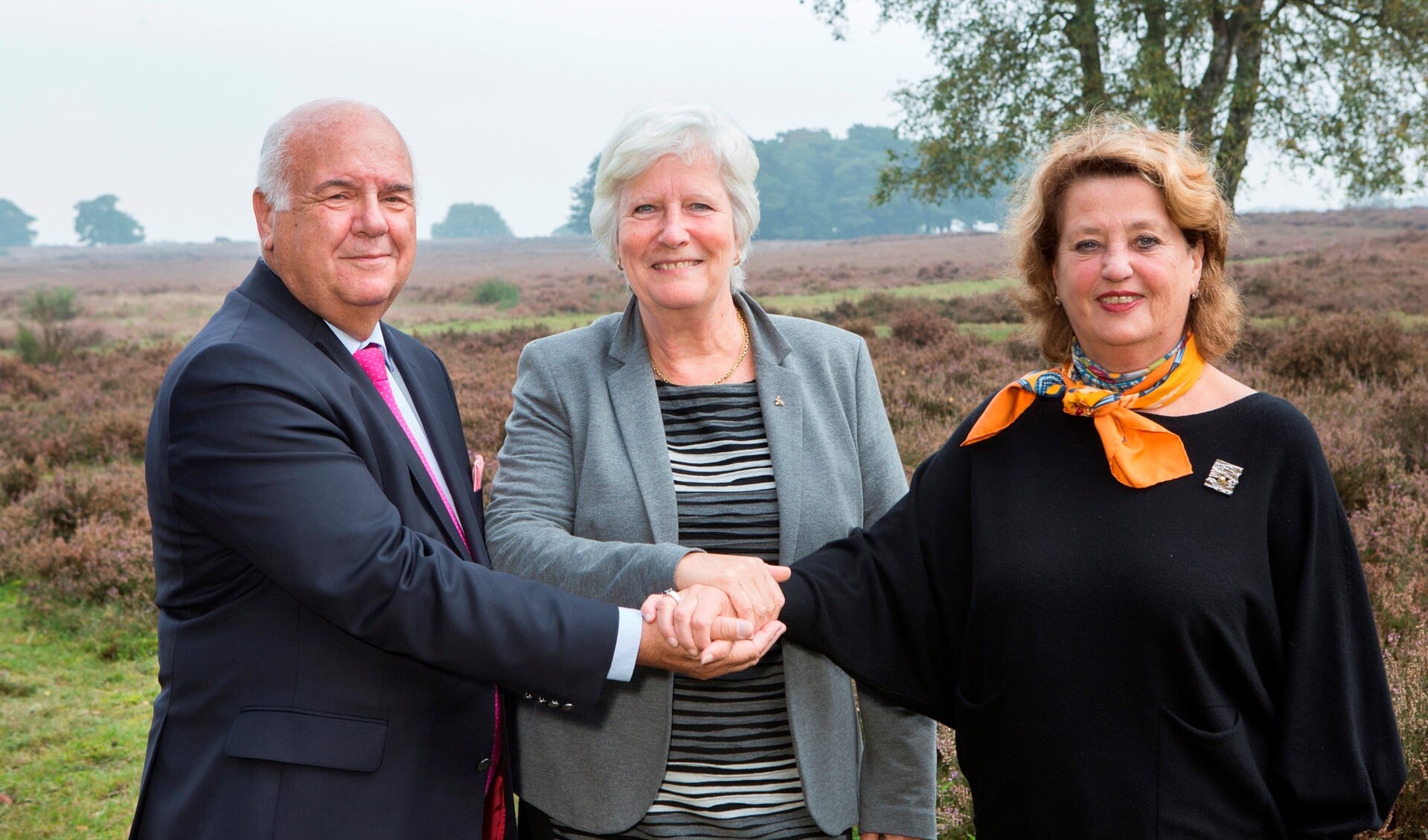 Fons Hertog (burgemeester Huizen), Anne-Marie Kennis (locoburgemeester Blaricum) en Rinske Kruisinga (burgemeester Laren) hebben er vertrouwen in.