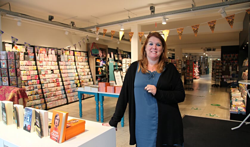 Nathalie Scheffer heeft een moeilijk besluit genomen: de Weesper Boekhandel gaat dicht.