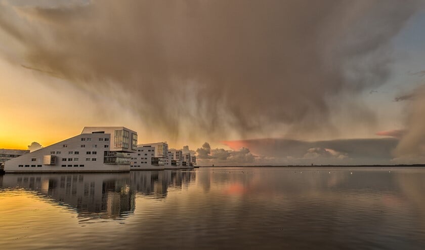 De sfinxen zijn een voorbeeld van bouwen in het water.