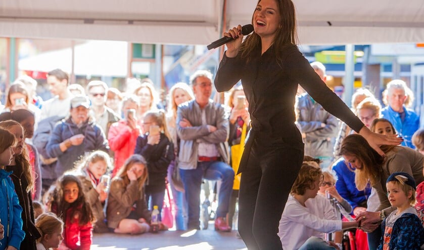 Maan gaf als klap op de vuurpijl een swingende show.