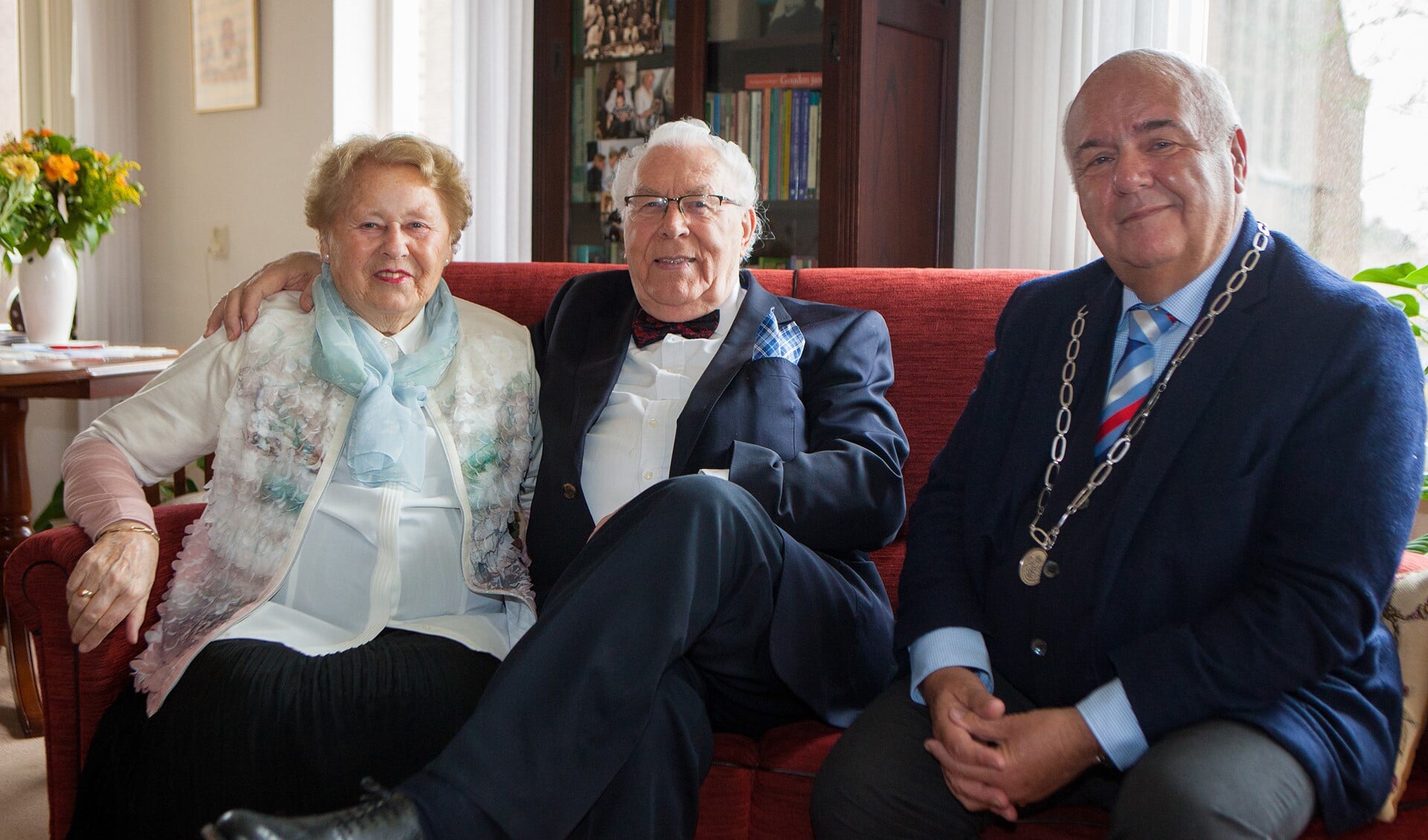 Stien en Bert Horst kregen vandaag burgemeester Fons Hertog op bezoek.