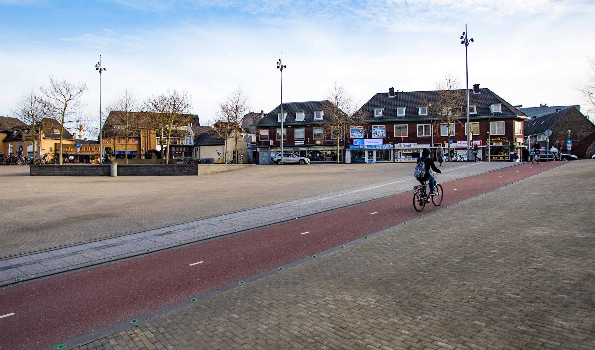 Vanuit het station rijden dagelijks duizenden fietsers richting de gevaarlijke fietsoversteek. 