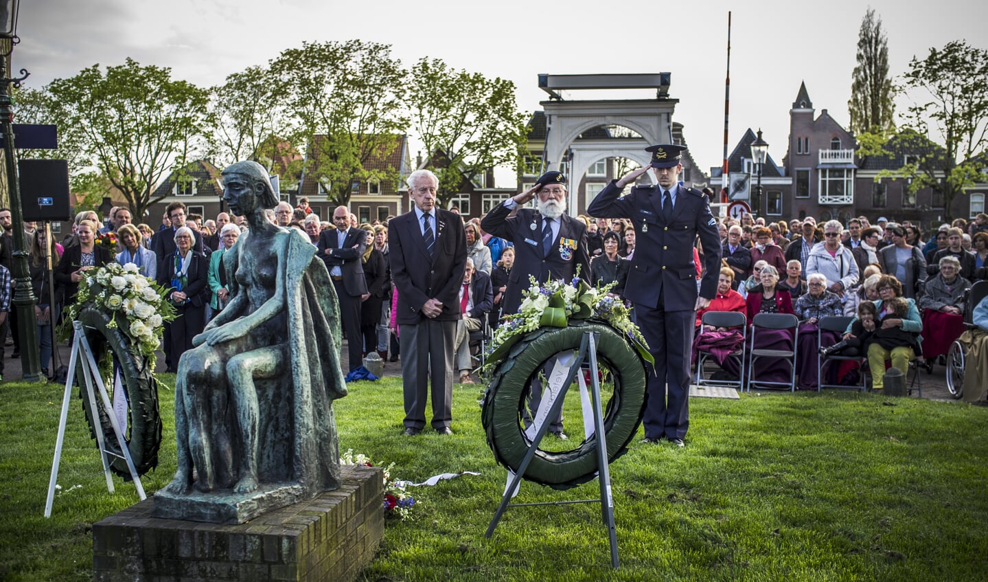 Ook voor en na de ceremonie zijn er herdenkingsactiviteiten.