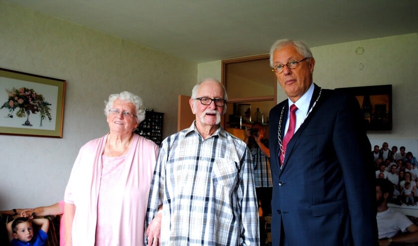 Lieneke en Juliën krijgen de burgemeester op bezoek.