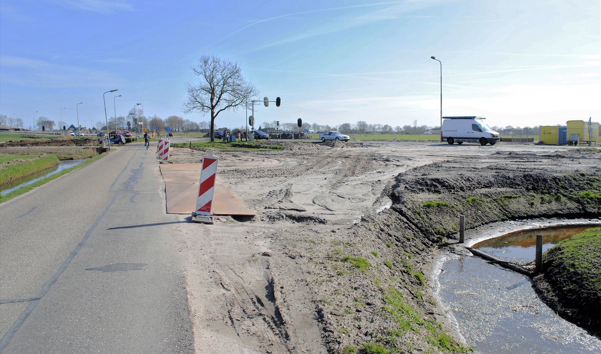 Aan de Weesper kant van de Lage Klompweg werd ook al gewerkt. 