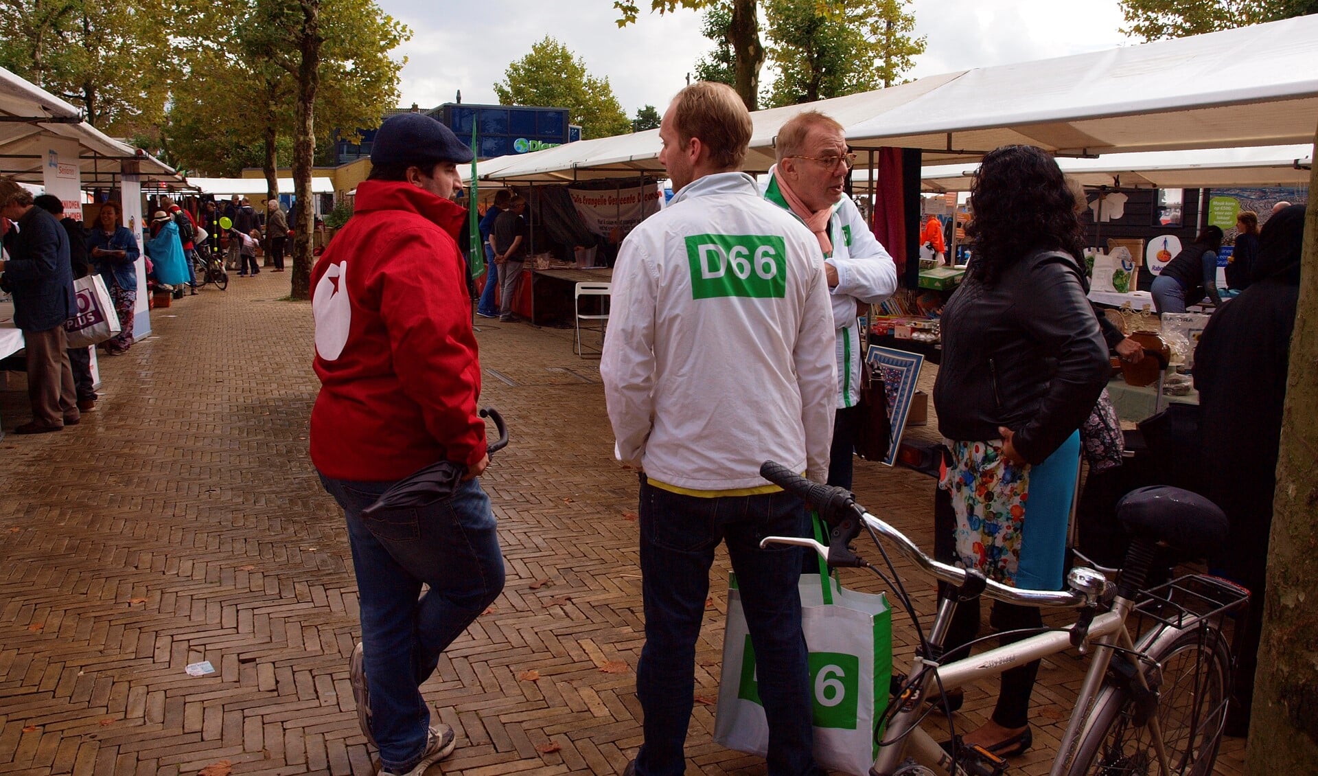 D66 op de kramenmarkt tijdens de gemeentedag op 9 september.