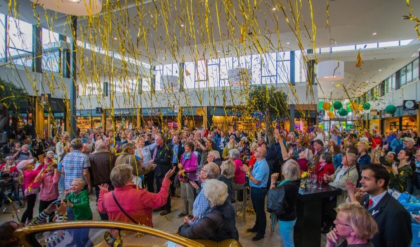 Op 12 mei was de opening van het nieuwe winkelcentrum.