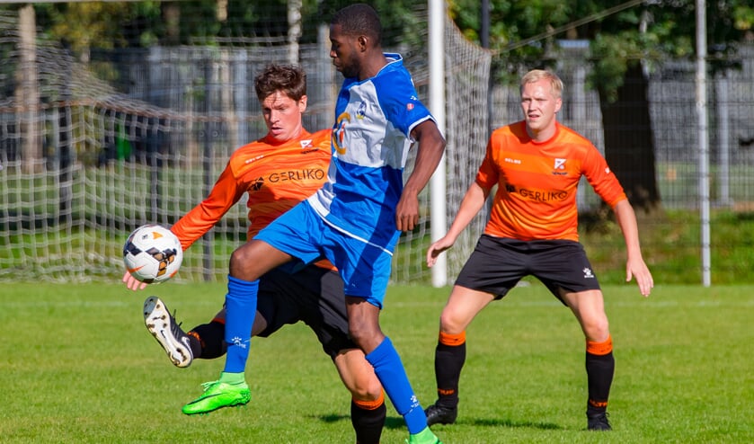 Jasper van de Heuvel (links) kwam zaterdag 25 minuten in actie.