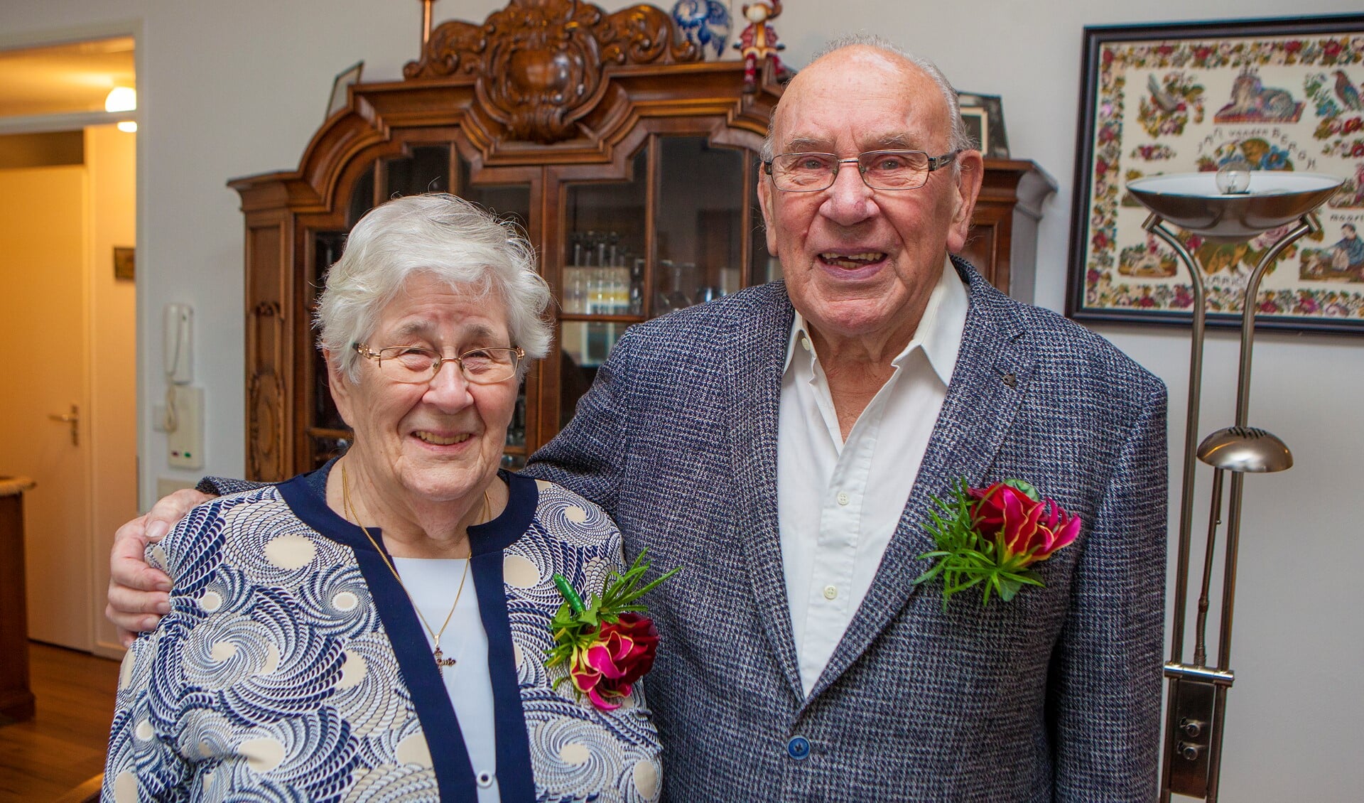 Riet en Jan van den Bergh maken het altijd gezellig, dus ook op de dag dat ze 60 jaar zijn getrouwd.