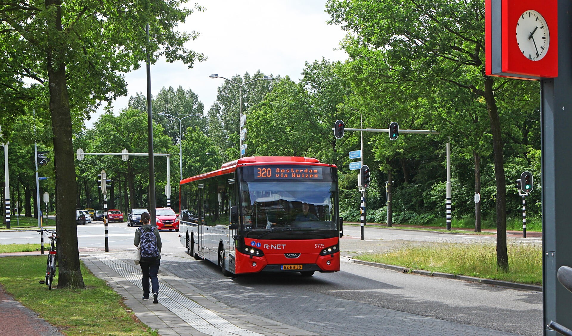 Onder andere op de kruising Huizermaatweg-Bovenmaatweg hangen camera's.