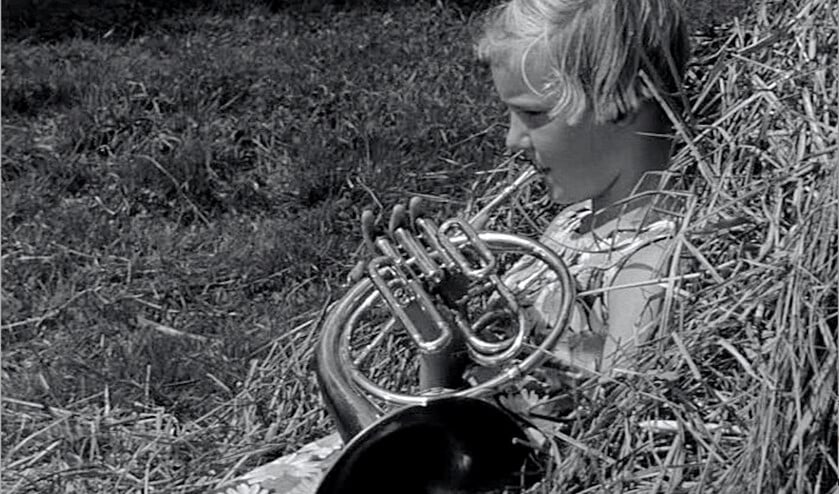 Titie Mol speelt een belangrijke rol in 'Fanfare' en neemt 23 oktober het eerste boek in ontvangst.