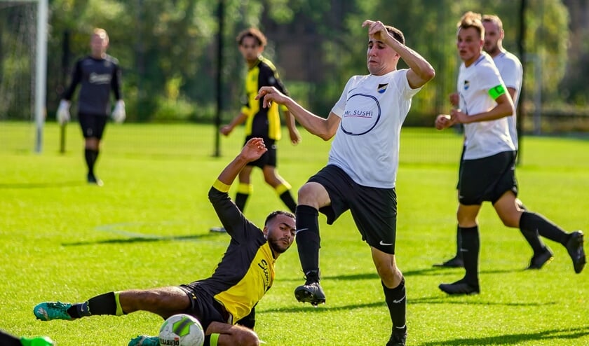 Hoewel beide teams vol voor de winst gingen, was 't Gooi toch een maatje te groot voor BZC'13.