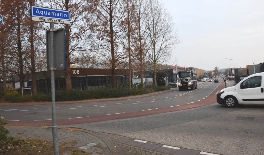 Het scharniergebied tussen Rijnkade en Amstellandlaan schreeuwt om herontwikkeling.