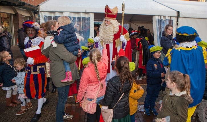 Net als vorig jaar, zal Sint na zijn aankomst in de Oostermeent naar de tent gaan op het plein.