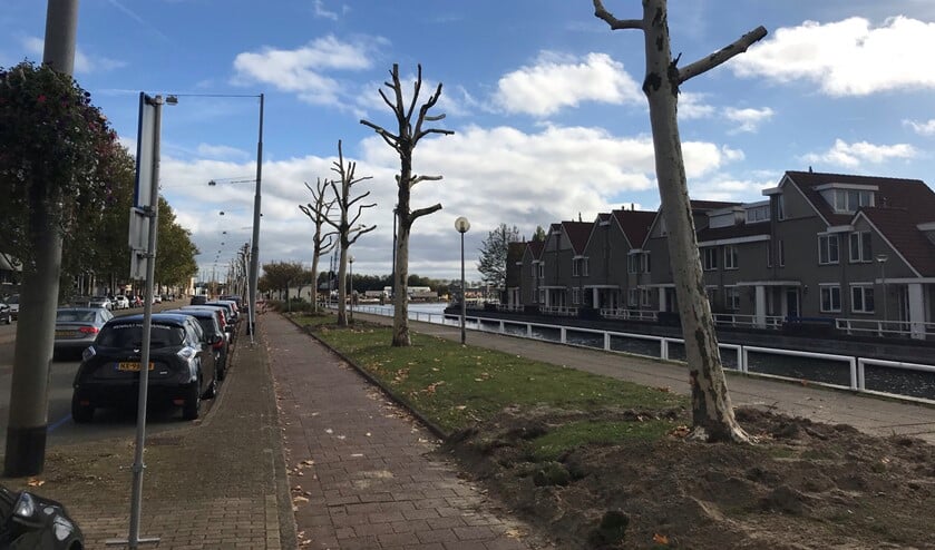 De Muiderstraatweg maakt deel uit van de Oost-West As.