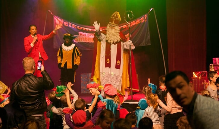Het Grote Sinterklaasfeest in de Klaas Bouthal.
