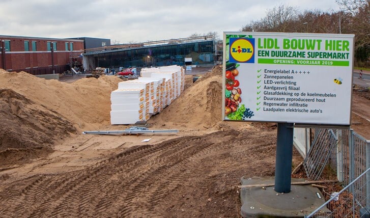 Het kan ook nog zijn dat de bouw van de nieuwe Lidl supermarkt wordt stilgelegd.