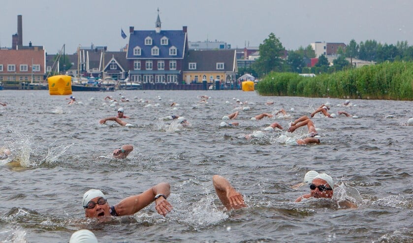 <p>Op 13 juni mogen de triatleten weer los in Huizen, zowel beginners als wedstrijdatleten.</p>