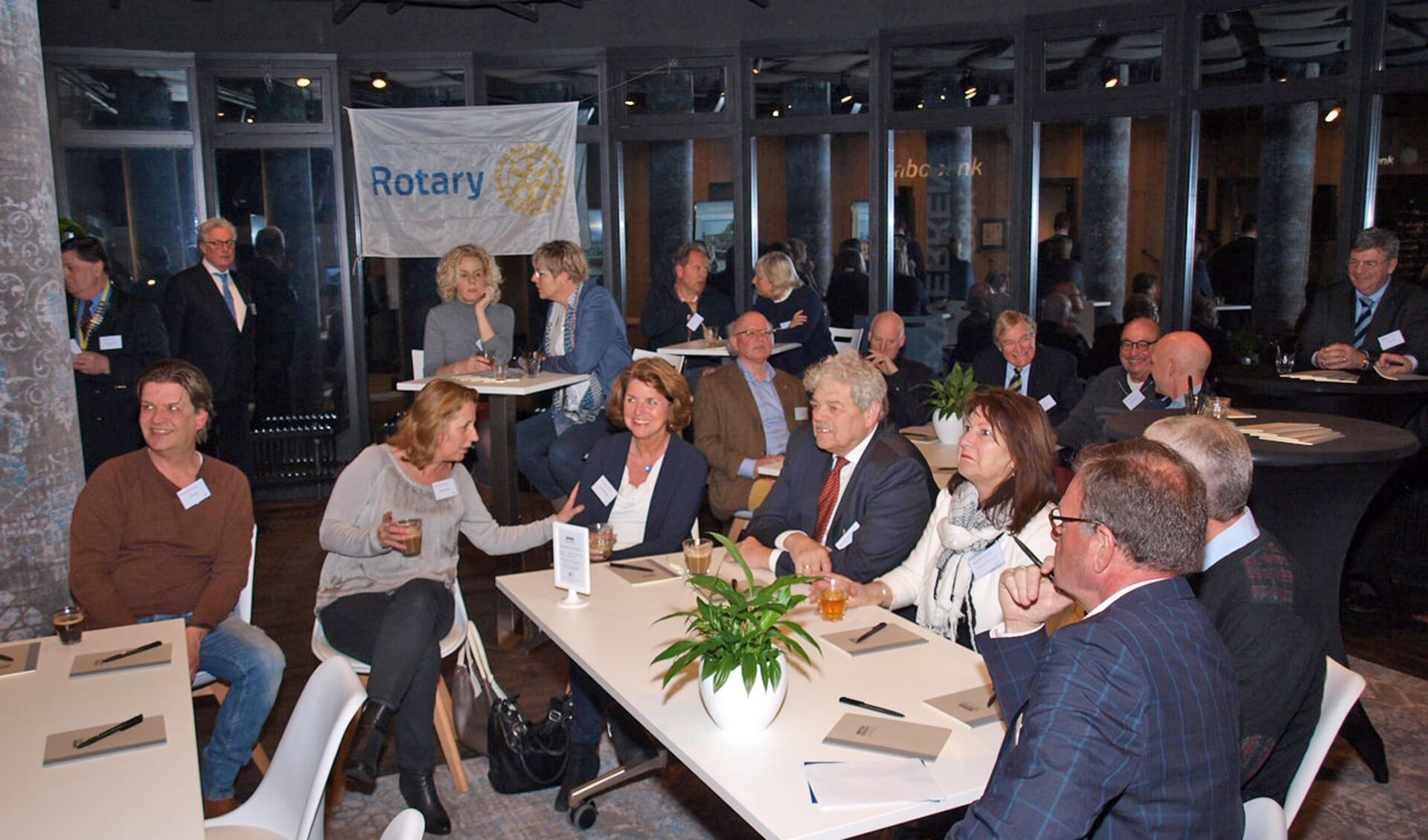Rotary Gooimeer organiseert wel vaker seminars. Bijvoorbeeld over het winkelen van de toekomst.