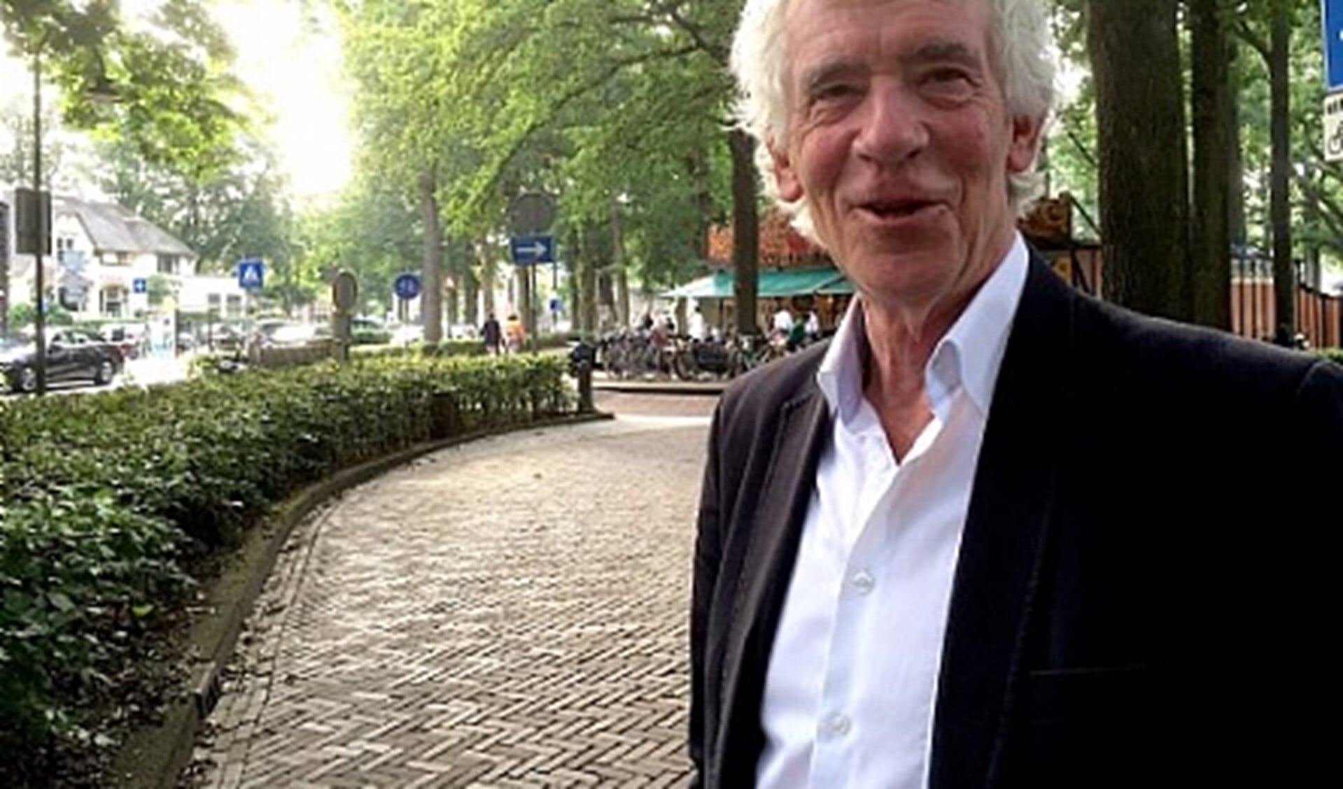 Fractievoorzitter Peter Calis van Larens Behoud.