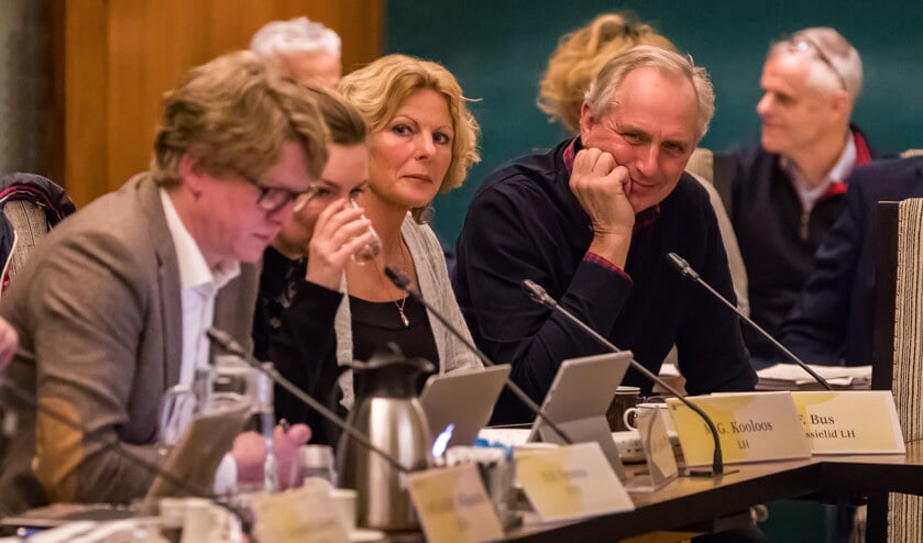 Ben Bus (rechts) tijdens een eerdere raadscommissie.