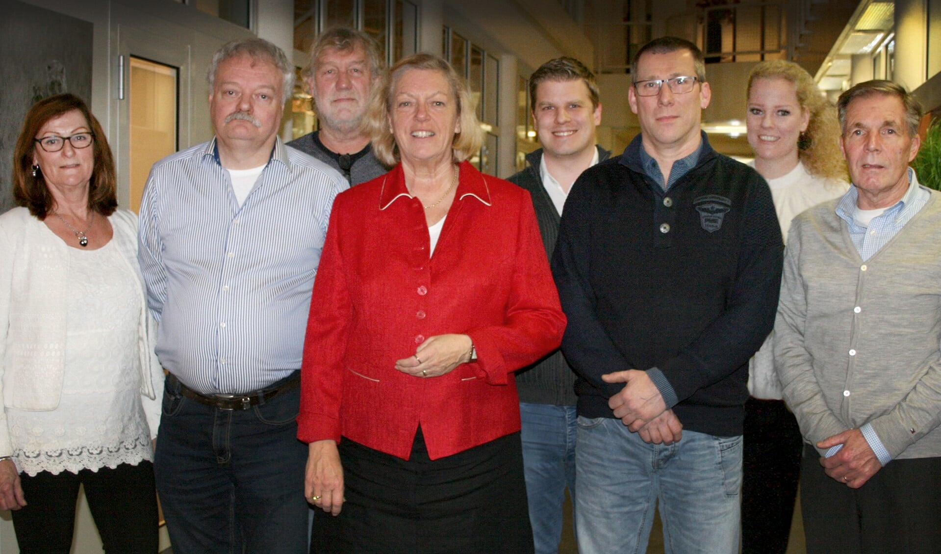 Van links naar rechts: Tjitske Groeneveld, Jan Driessen, Bert Schaap, Marian Rebel, Gert Oudhof, Henk Jongerden, Kaylee Groeneveld en Gerard Horst. Bonnie Okkema ontbreekt op deze foto.  