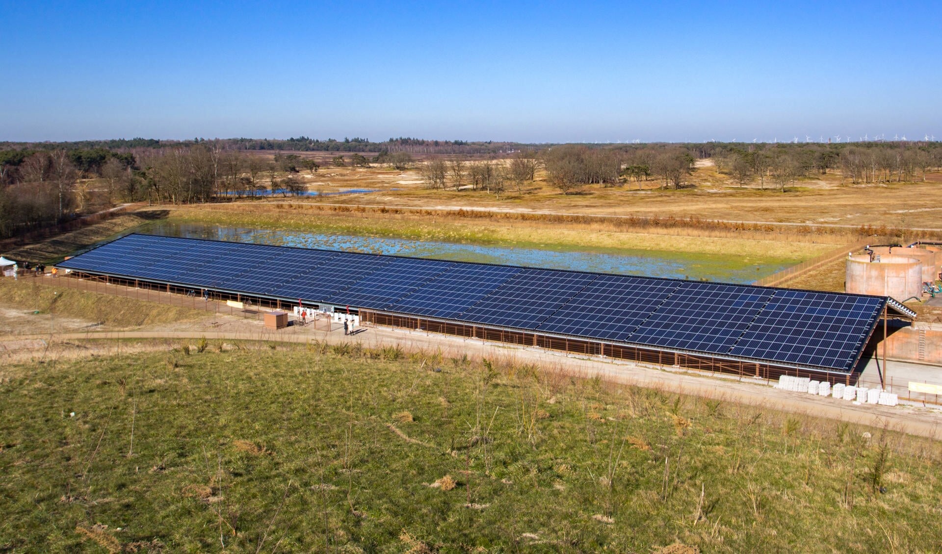 Inzet op meer zonne-energie van Hilversum is goed, maar dat moet wel in combinatie gaan met windenergie, aldus HilverZon en HET. 