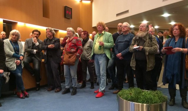 Wachten op de uitslag van verkiezingen.