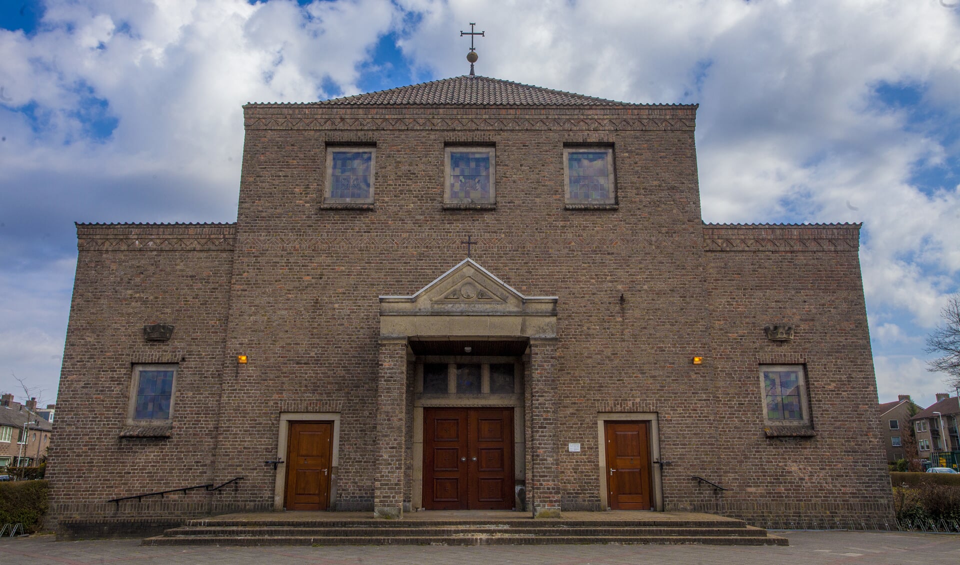 De St. Jozefkerk aan de Ceintuurbaan zou verkocht zijn.