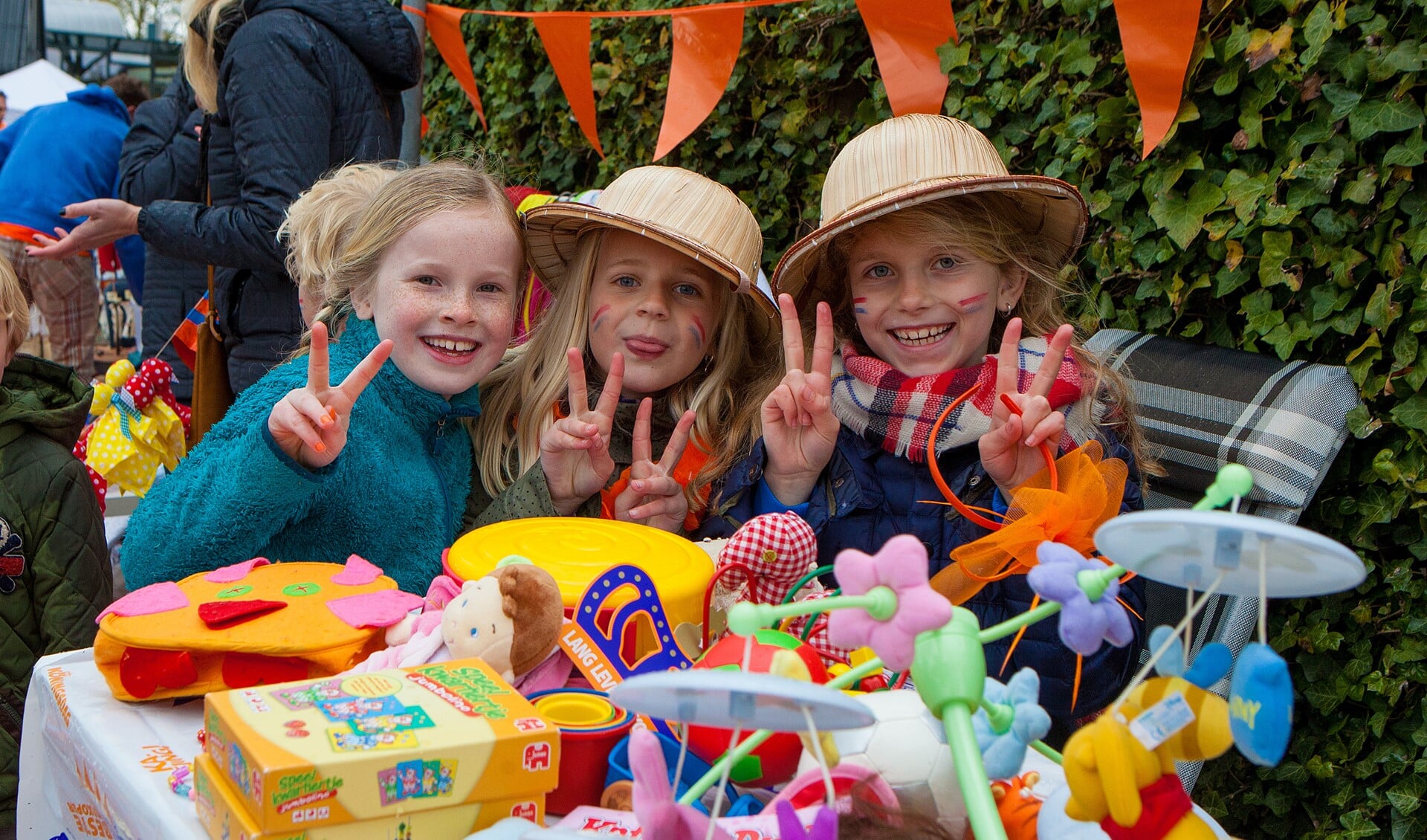 De kindervrijmarkt is een vast onderdeel van Koningsdag.
