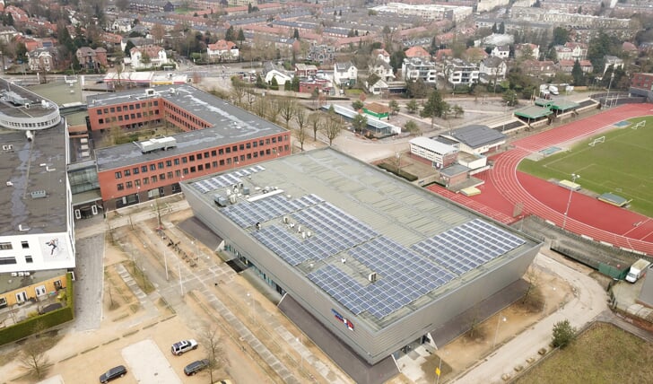 Wethouder Bart Heller zegt dat Hilversum de ambitie voor het opwekken van zonne-energie vergroot wordt. 