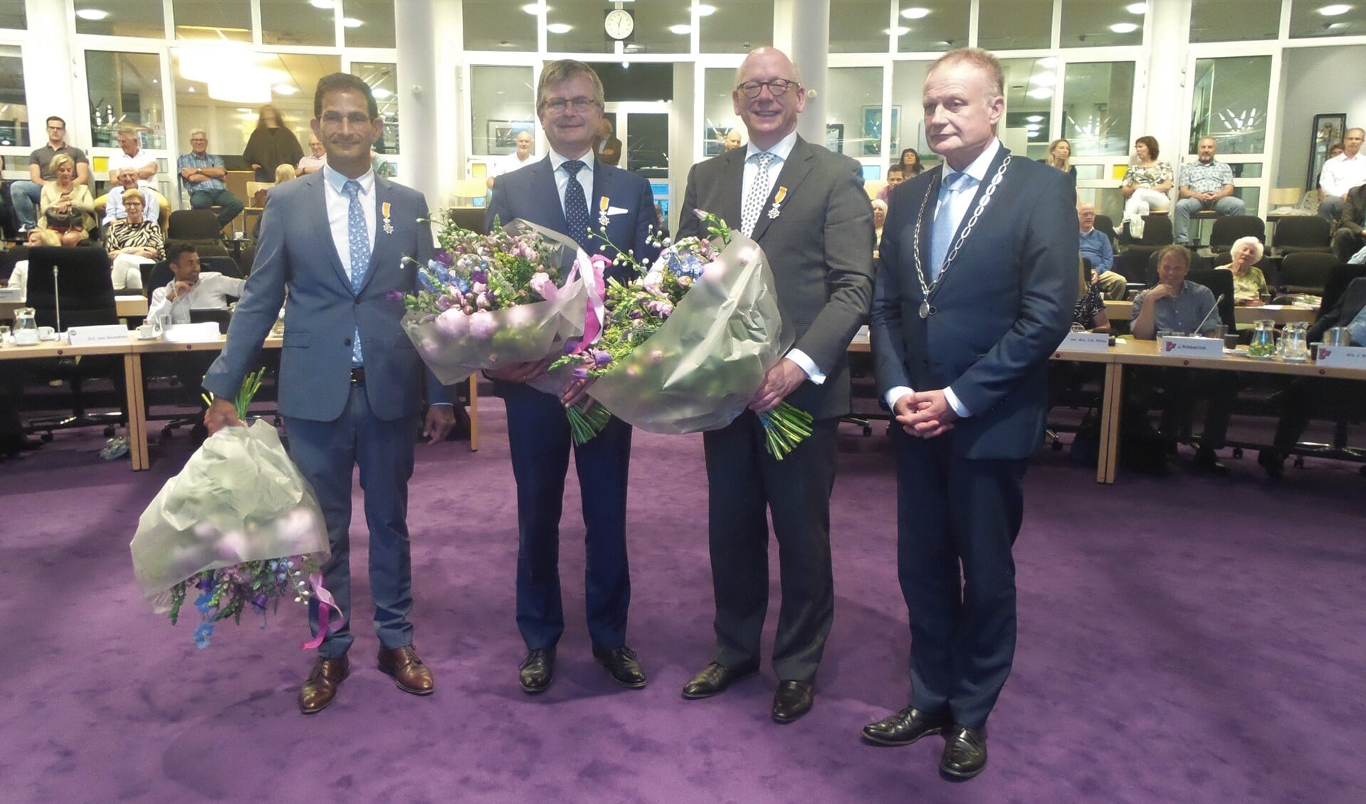 Maarten Hoelscher, Bert Rebel en Kees de Kok kregen een koninklijke onderscheiding van burgemeester Heldoorn.