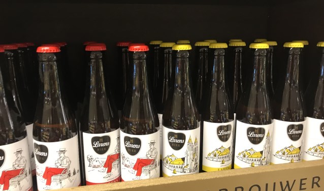 Larens Tripel en Larens Saison samen in het schap.