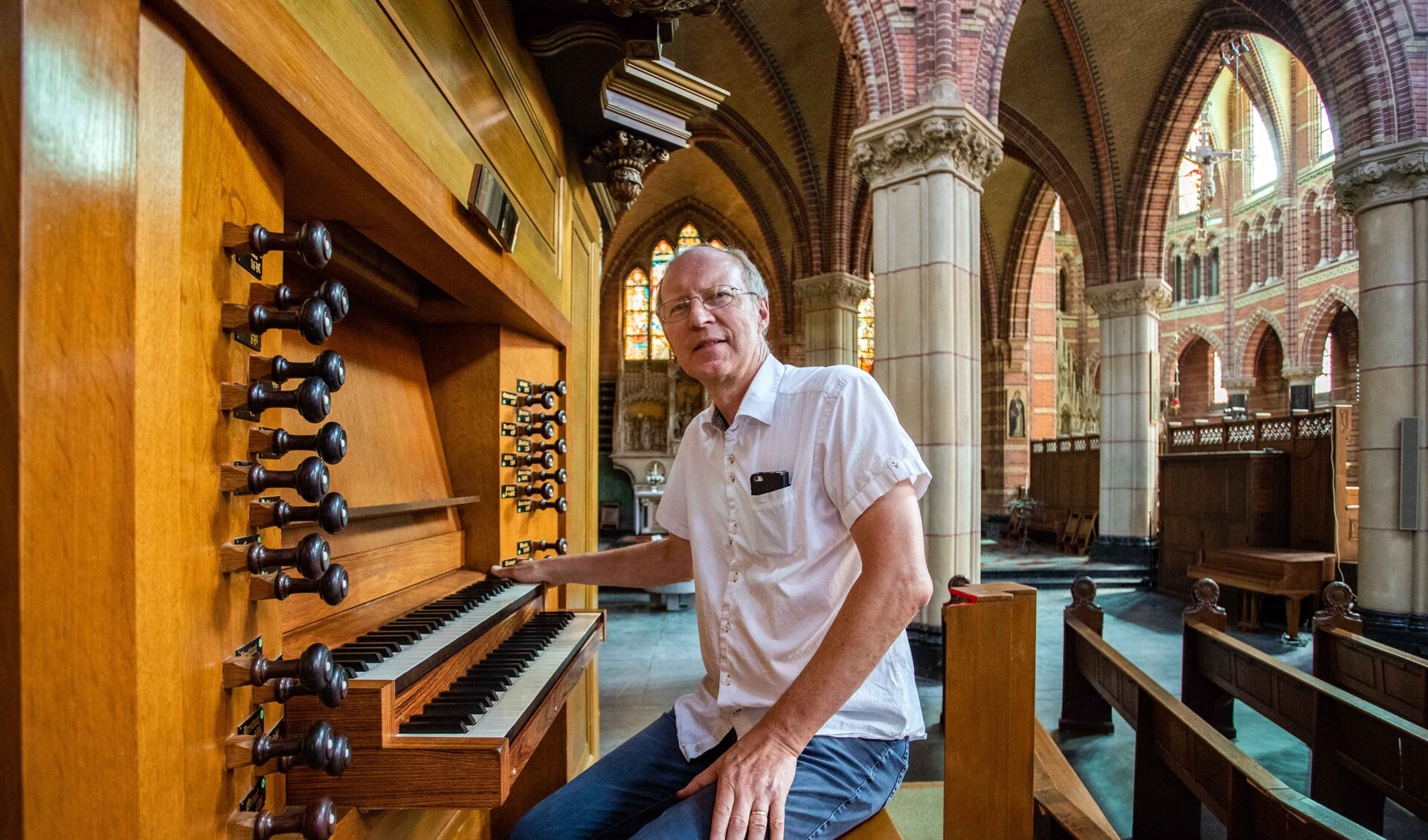 Henk van Zonneveld, voorzitter van de orgelcommissie, vertelt over de restauratie van het grootste orgel van Hilversum.