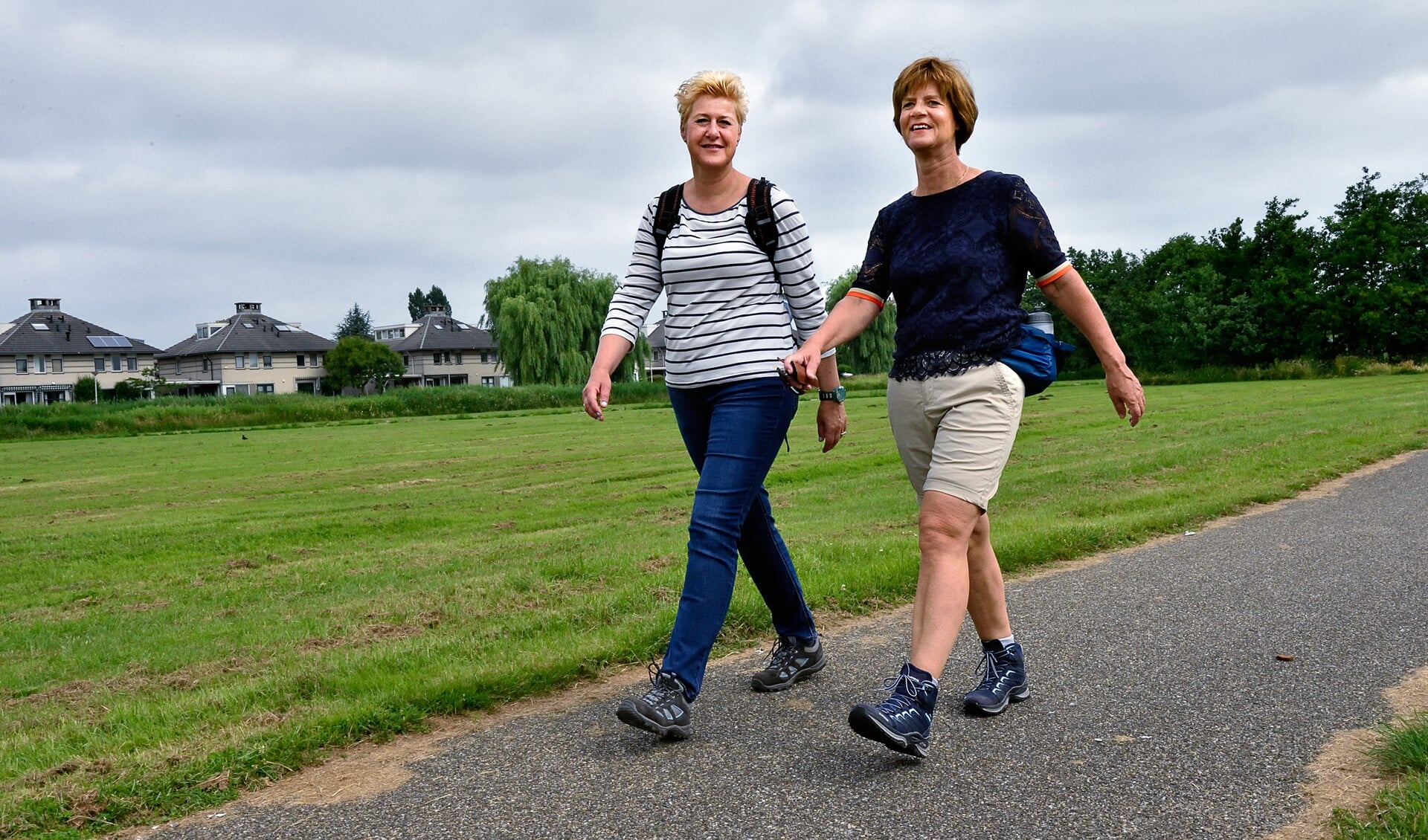 Sandra Willemse en Remke Albers trainen door lange wandelingen te maken.