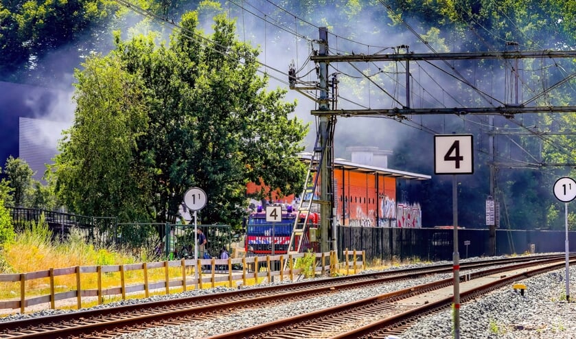 Het blussen van de brand duurde zaterdag behoorlijk lang.