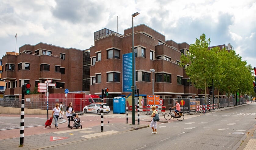 Voorlopig staat het gebouw er nog wel, pas over een paar weken begint de sloop echt.