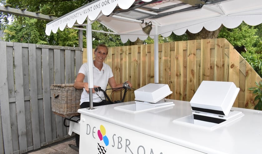 De ijskarren staan in een stalling bij Dorien thuis.