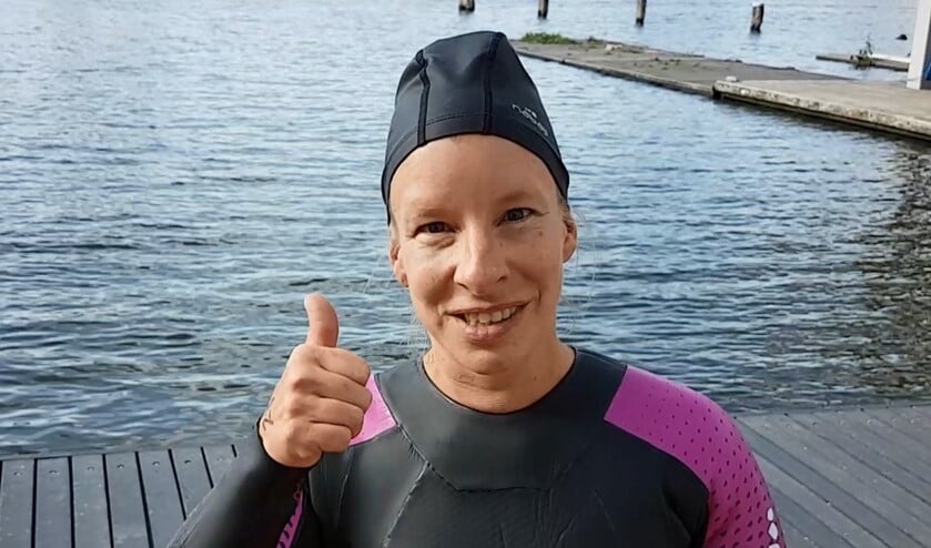 Claudia is klaar voor de Amsterdam City Swim.