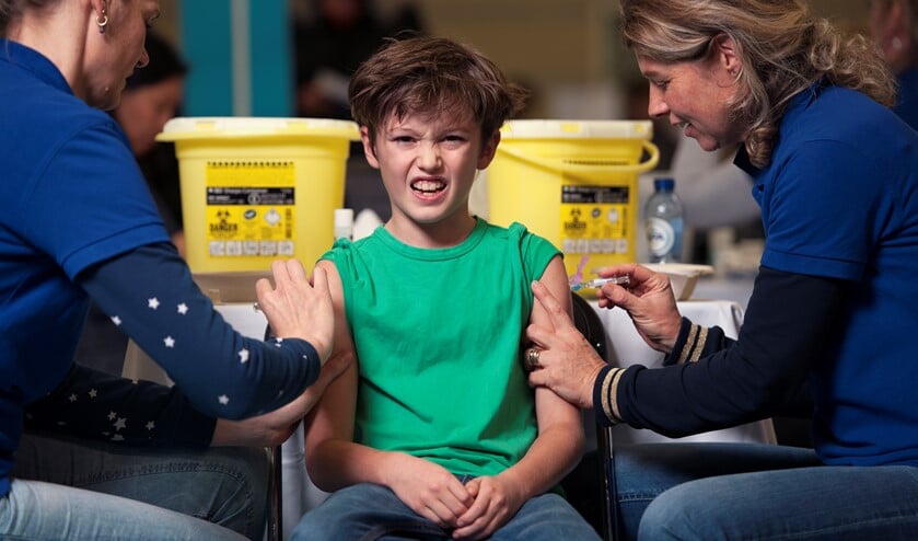 Het ziet er soms niet zo uit, maar voor kinderen is een vaccinatie eigenlijk een cadeau, vindt Huijgen.