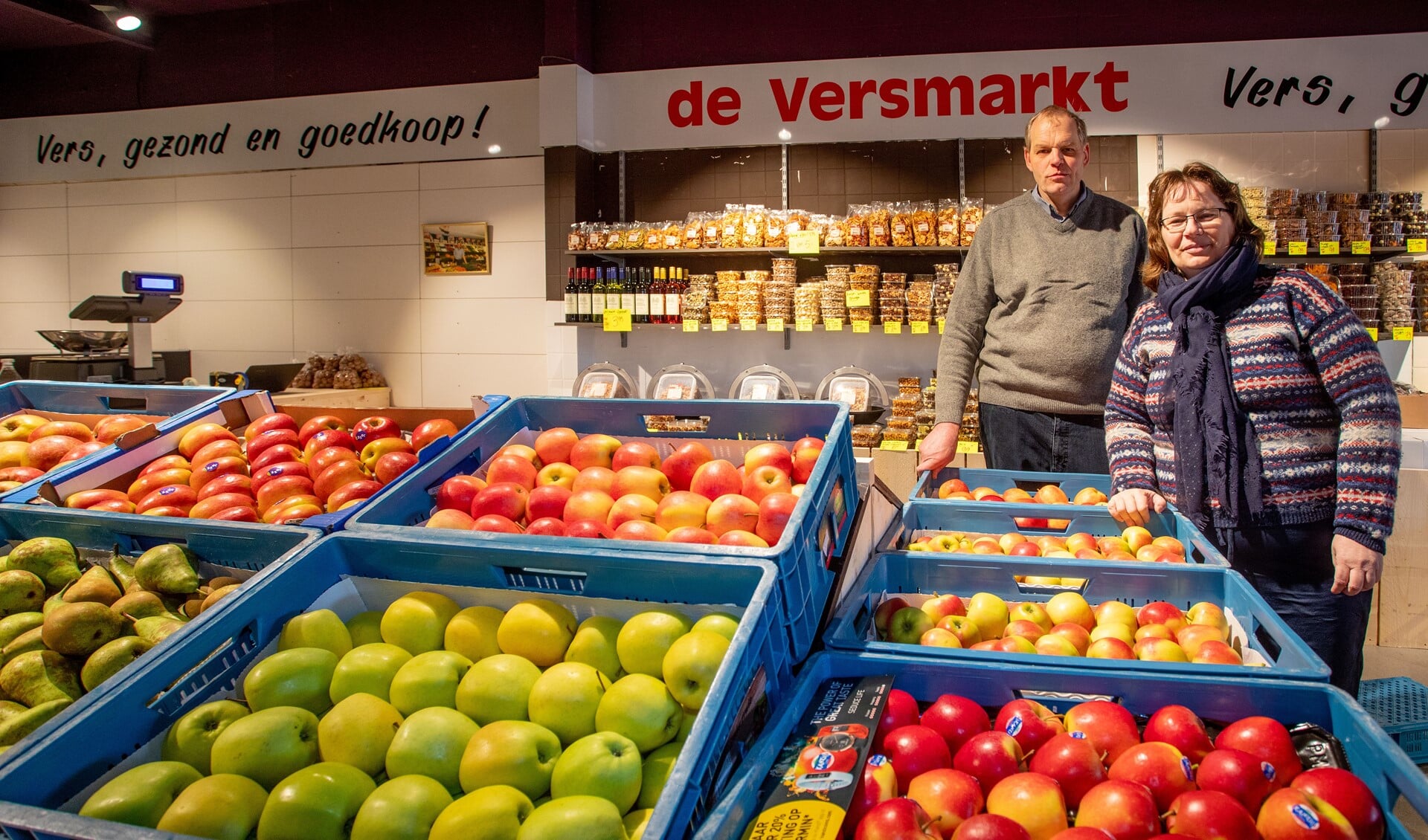 Fred Dalhuisen en zijn vrouw runnen de nieuwe groentenzaak in De Oostermeent.