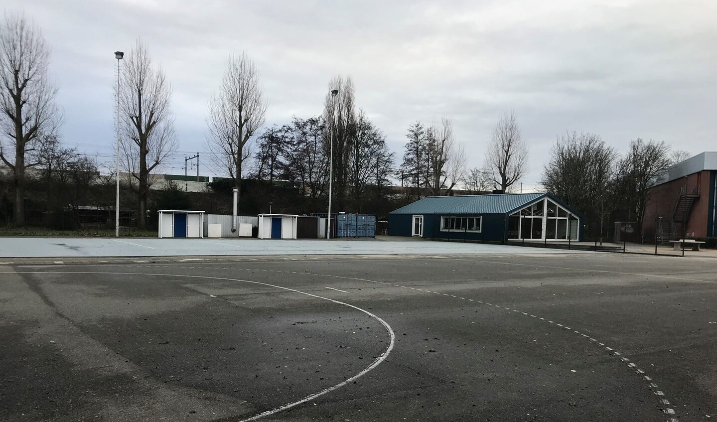 De accommodatie van SV Zeeburg op de Prins Bernhardlaan.