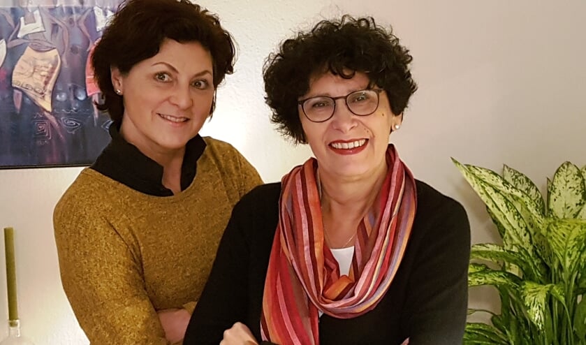 Yolanda Bos (links) en Annette Marcelis: "Wij laten mensen die bij ons de workshop volgen hun kansen zien of ontdekken."