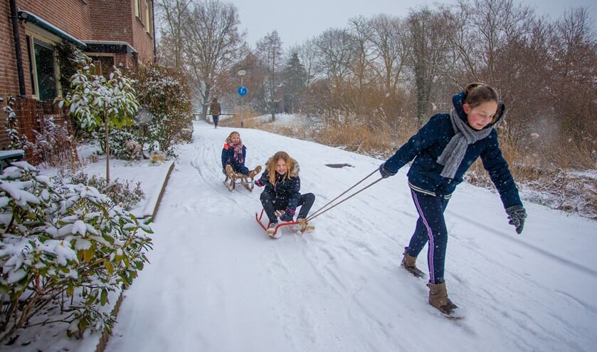 Naast overlast van de sneeuw, wordt er ook volop van genoten.