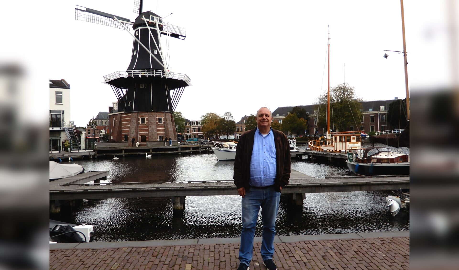 Bij de Haarlemse molen De Adriaan.