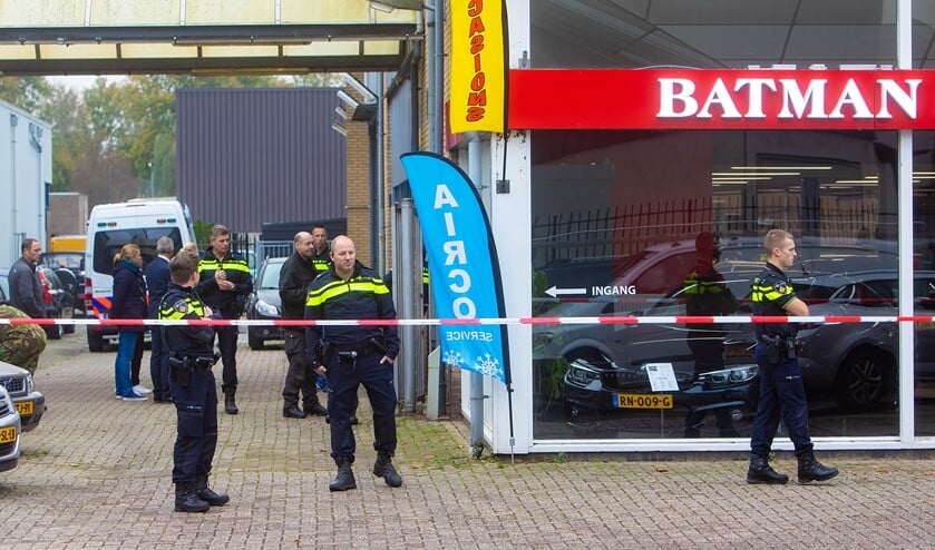 <p>Vorig jaar 22 oktober werd het bedrijf gecontroleerd. Gisteren is de eigenaar veroordeeld in verband met verboden wapenbezit.</p>