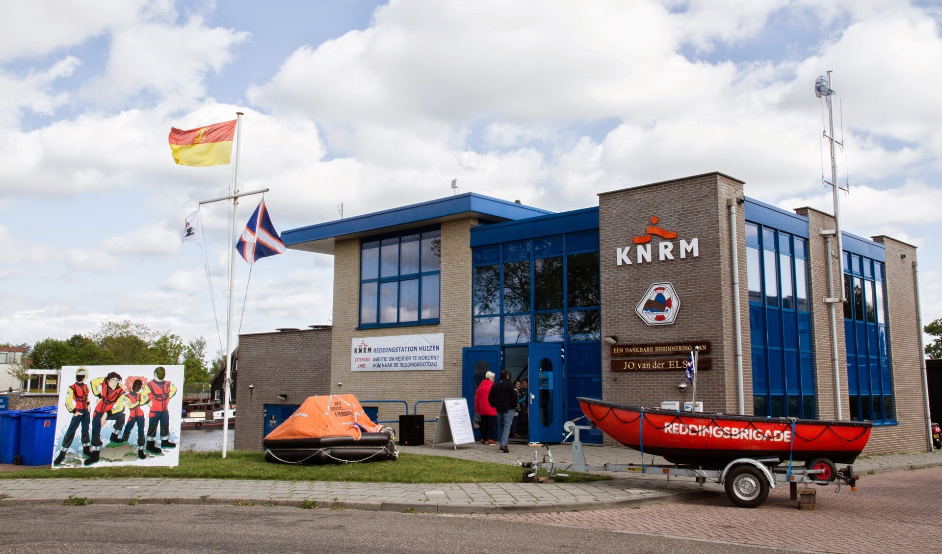 Het reddingstation van de KNRM bij de haven in Huizen gaat zelfstandig verder.
