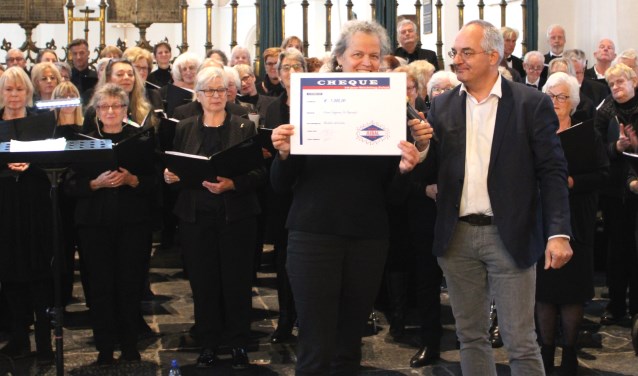 Diana Reeskamp van De Hogeweijk is blij met de prijs.